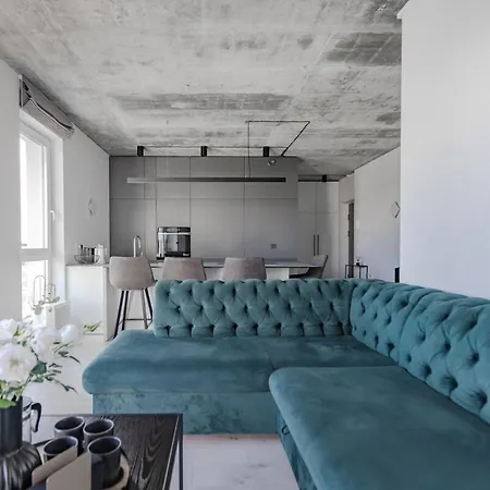 Apartment Skyline 1 Bd By Hostlovers *