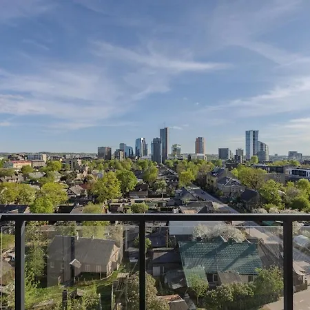 Skyline 1 Bd By Hostlovers Apartment