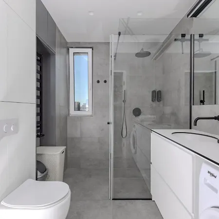 Skyline 1 Bd By Domvia Apartment