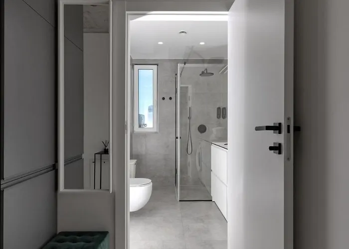 Skyline 1 Bd By Domvia *