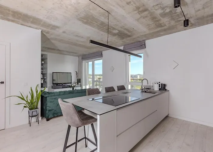 Skyline 1 Bd By Domvia *